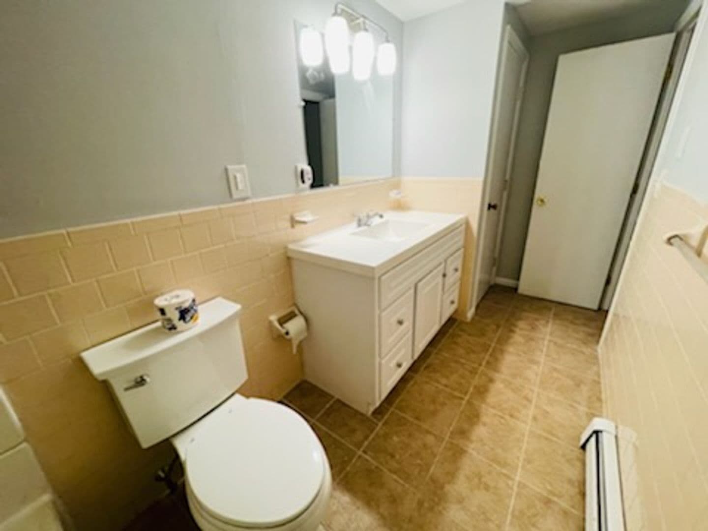 South Yarmouth Apartment: 8-10 Pawkannawkut Drive