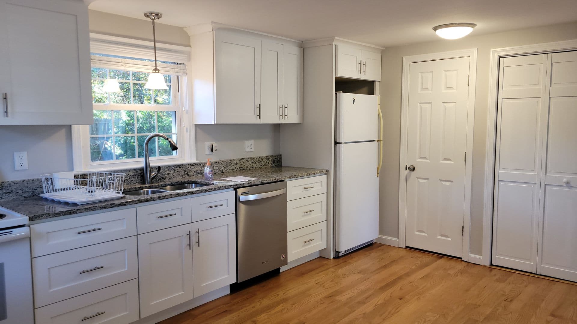South Yarmouth Apartment: 8-10 Pawkannawkut Drive