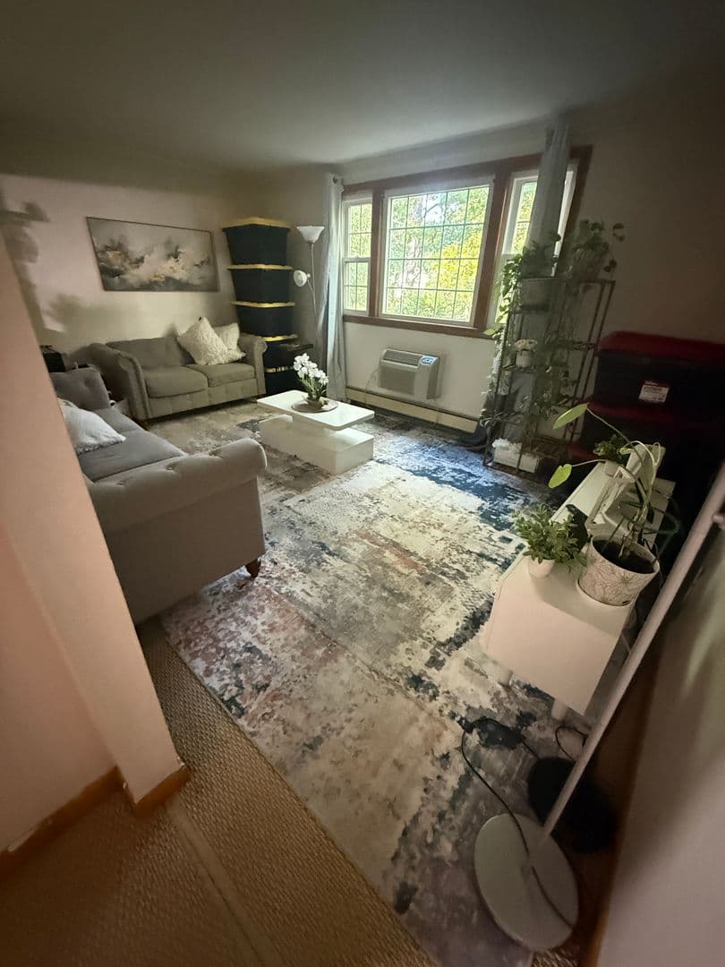 Dennis House: 174 Upper County Road, Unit 1-10