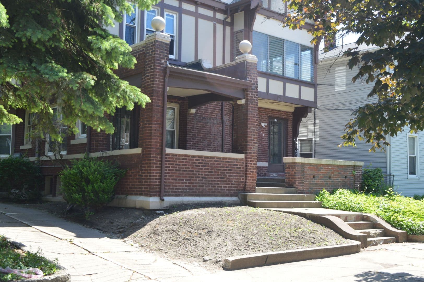 Erie Apartment: 325 West 9th Street
