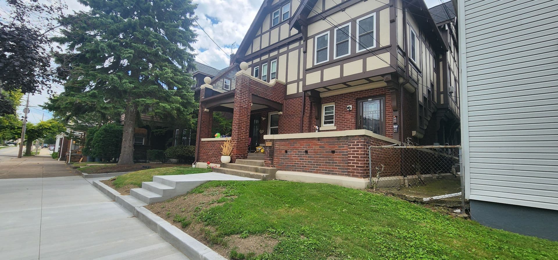 Erie Apartment: 325 West 9th Street