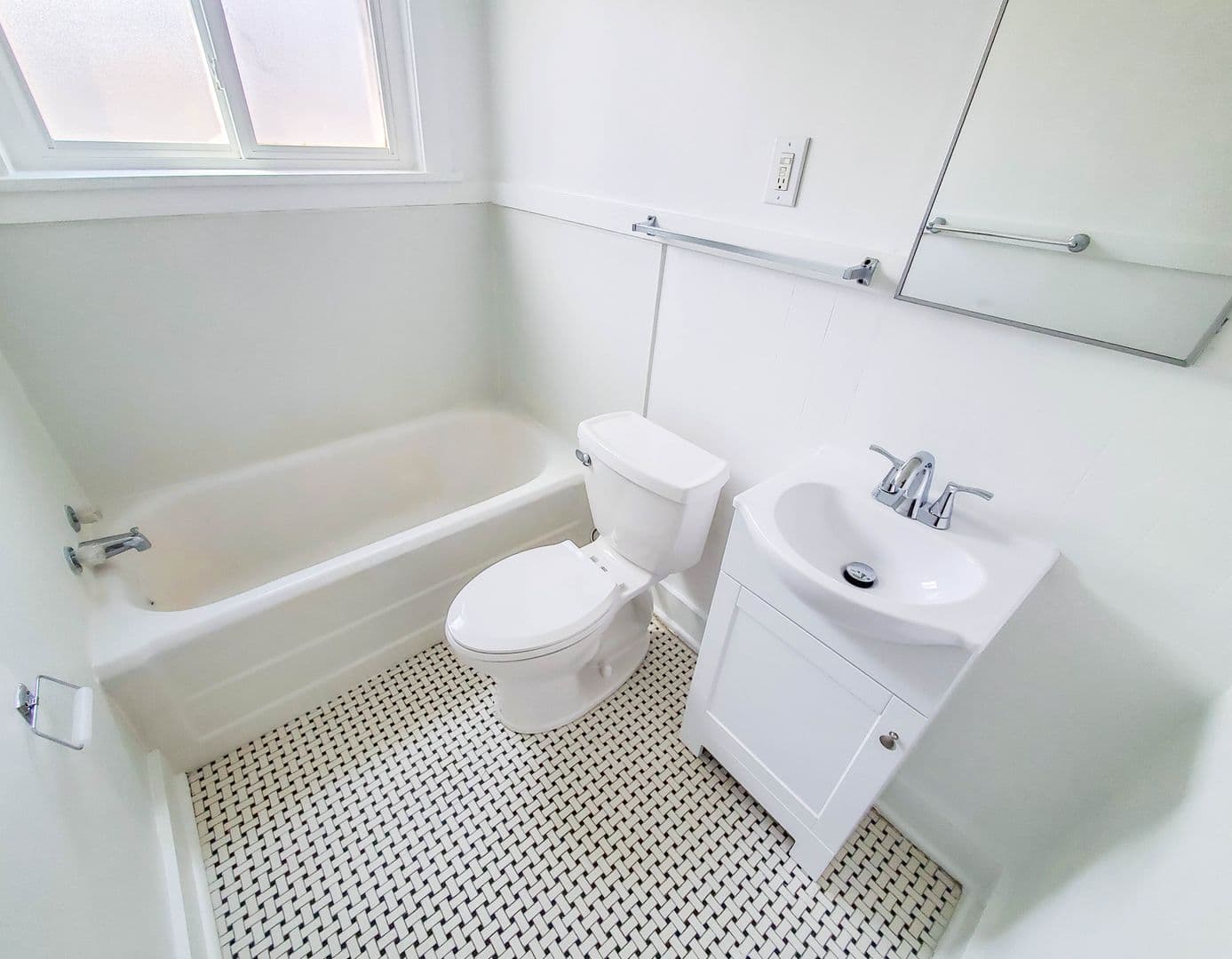 Erie Apartment: 326 West 8th Street