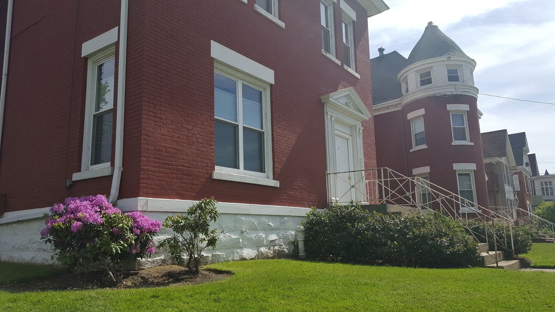 Erie Apartment: 301 West 8th Street