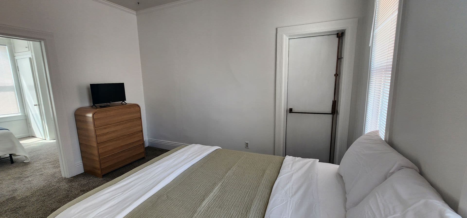 Erie Apartment: 337 West 8th Street