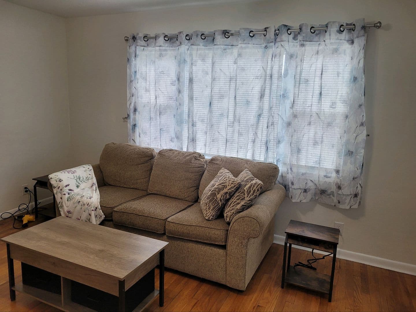 Erie Apartment: 803 E 36th St