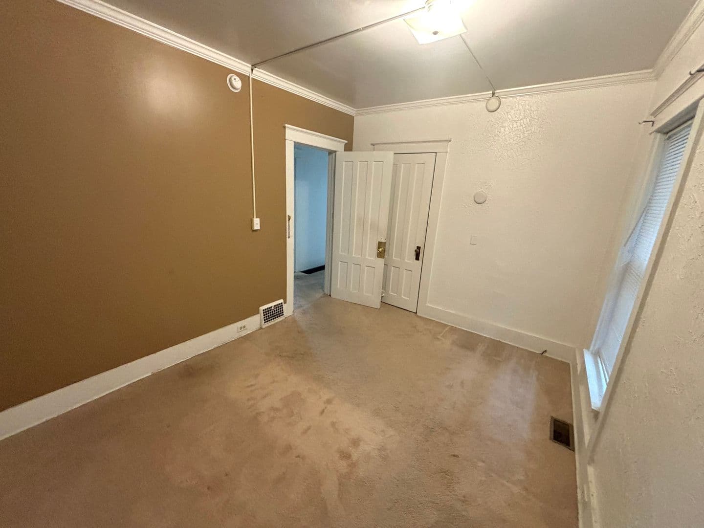 Erie Apartment: 325 West 9th Street