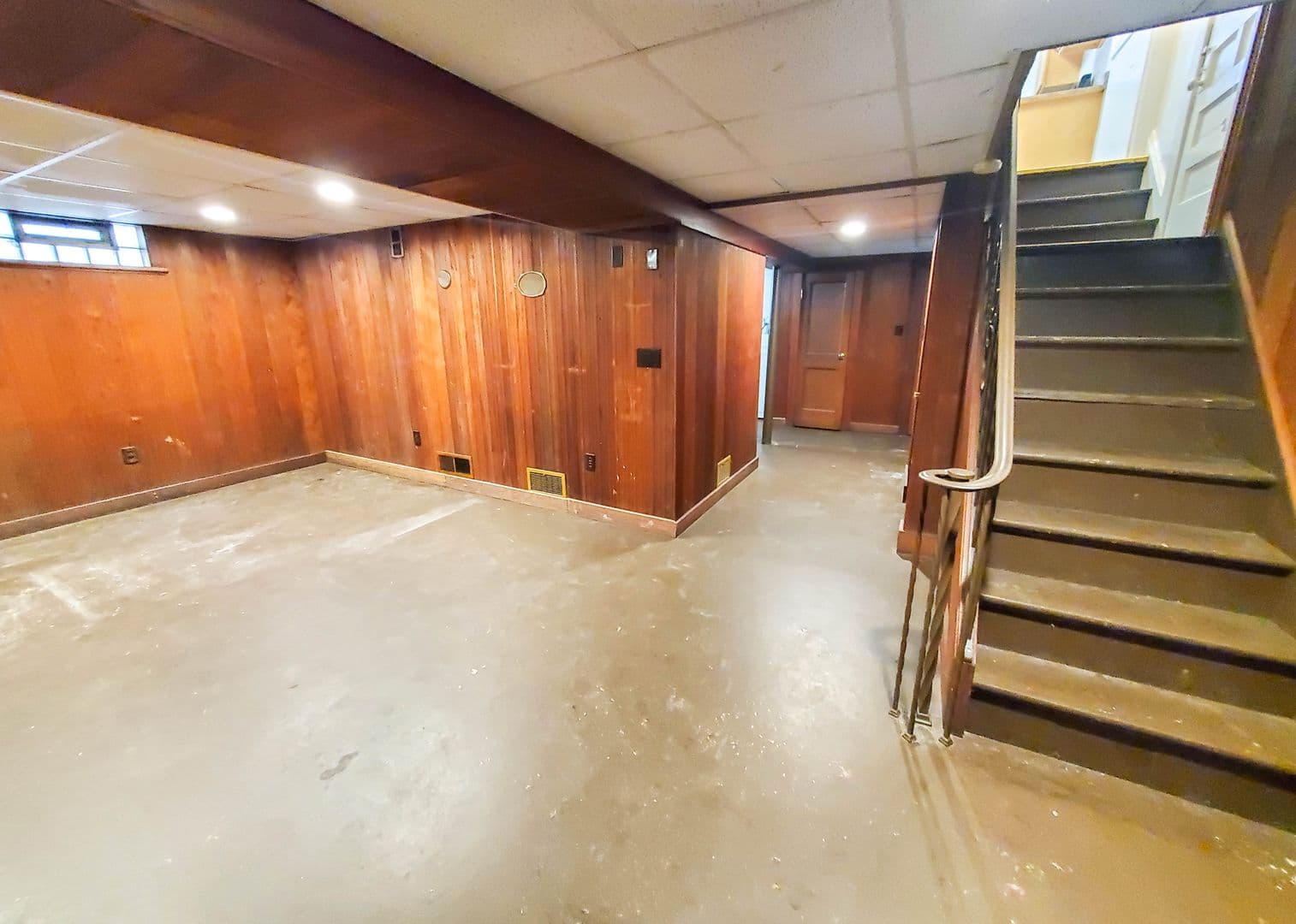 Erie Apartment: 359 West 9th Street