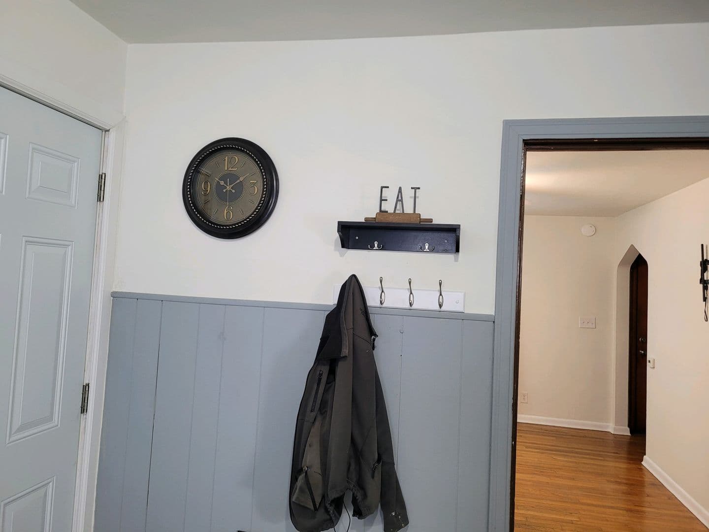 Erie Apartment: 803 E 36th St