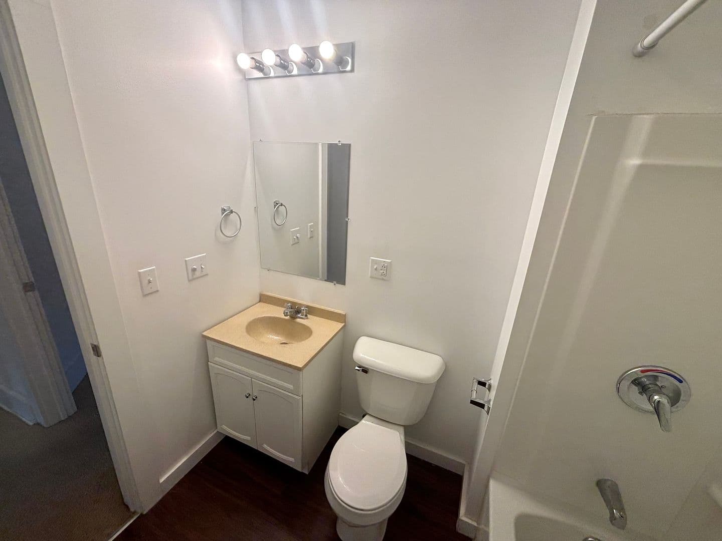 Erie Apartment: 325 West 9th Street