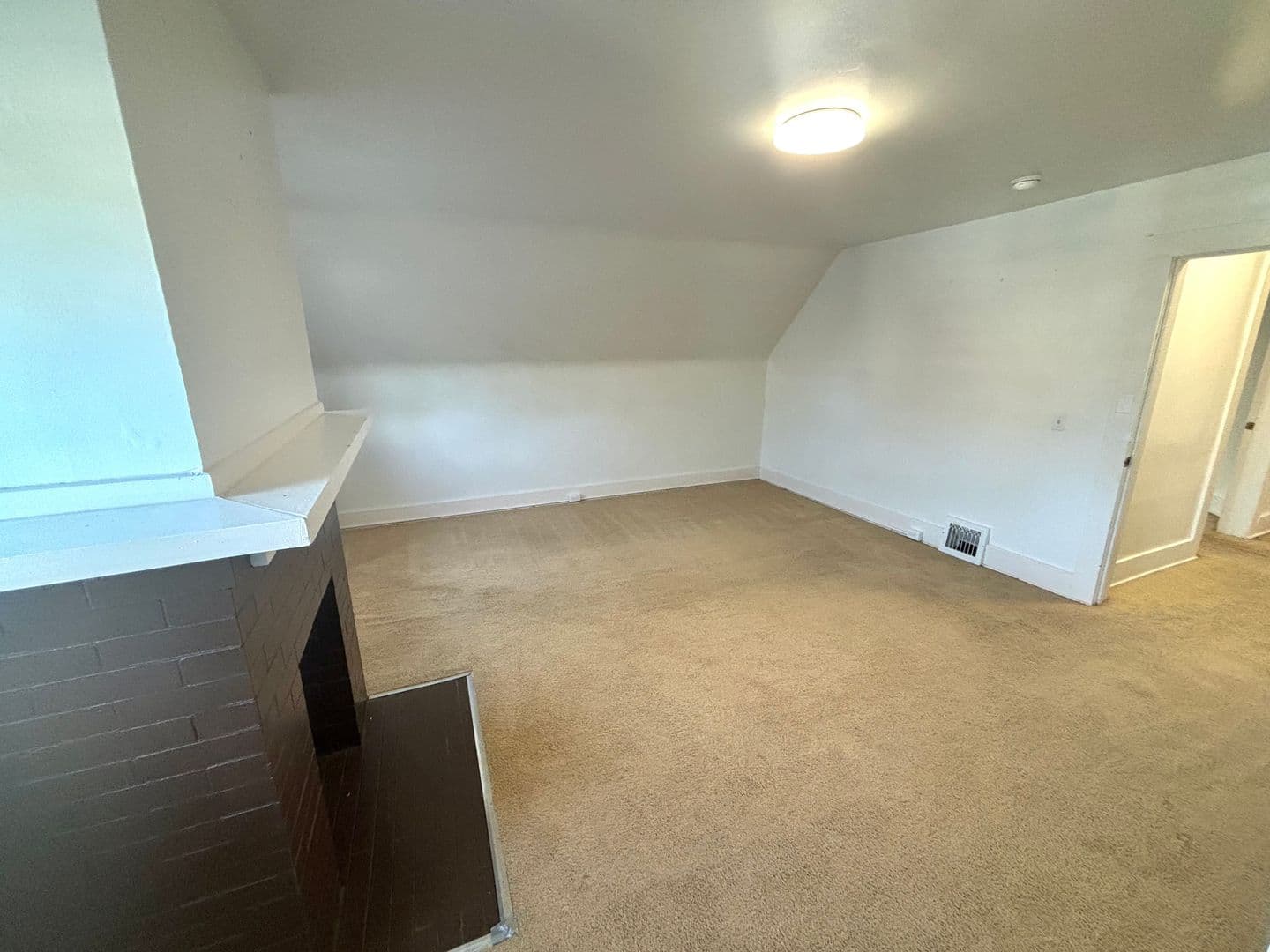 Erie Apartment: 325 West 9th Street