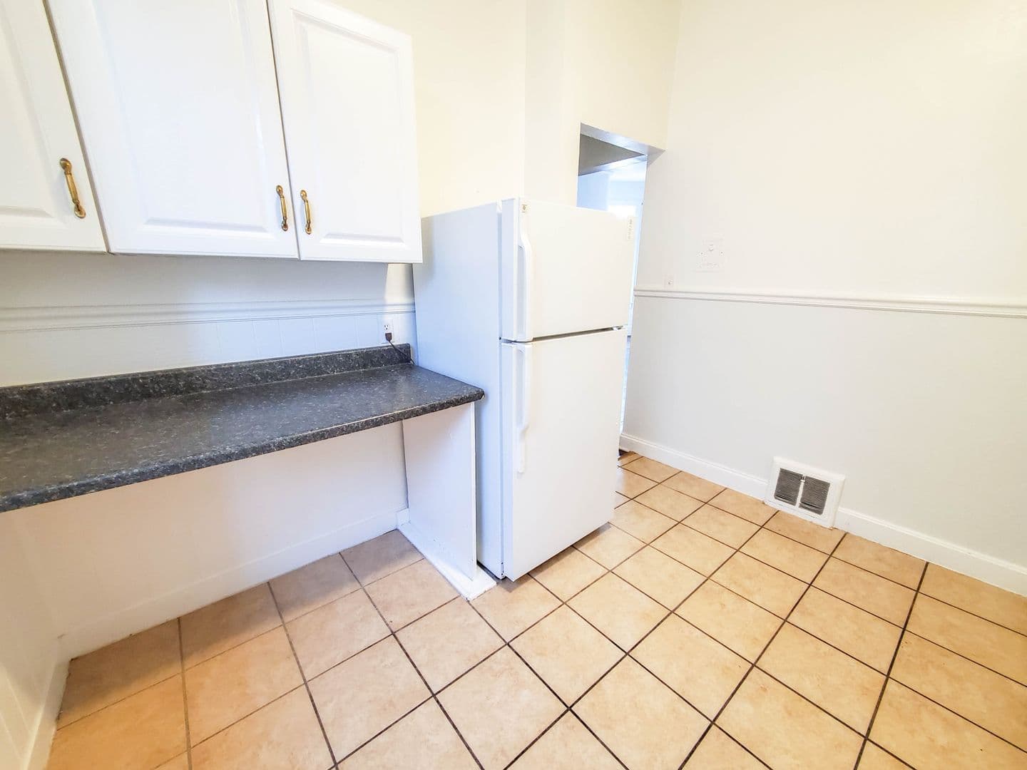Erie Apartment: 337 West 8th Street