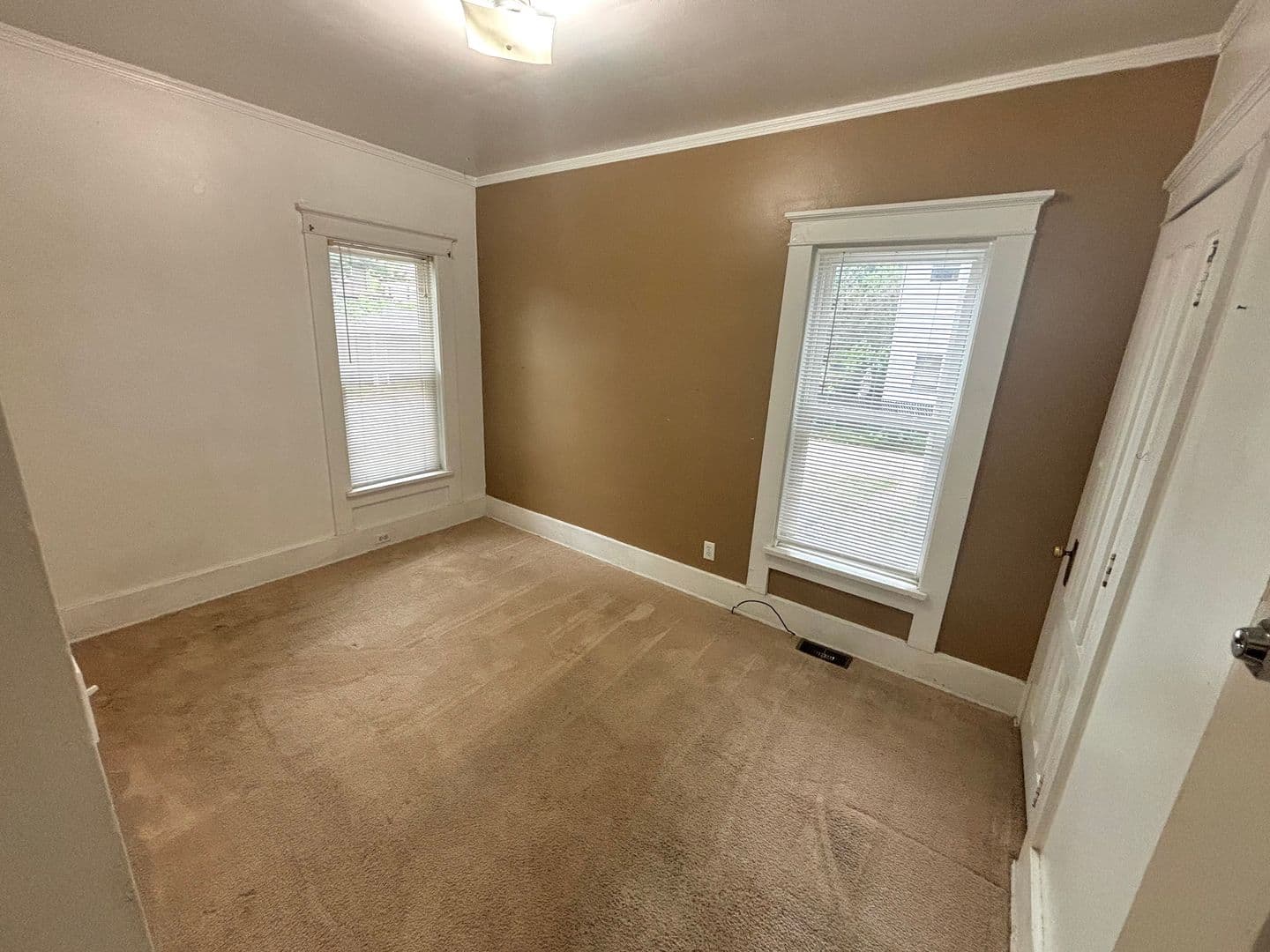Erie Apartment: 325 West 9th Street