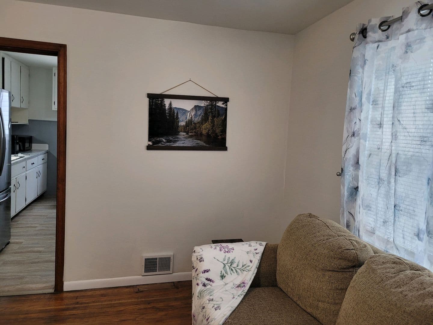 Erie Apartment: 803 E 36th St