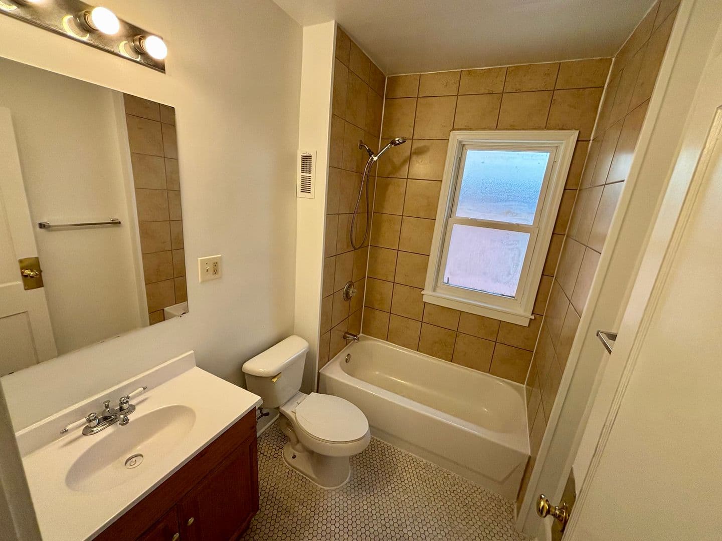 Erie Apartment: 510 Chestnut Street