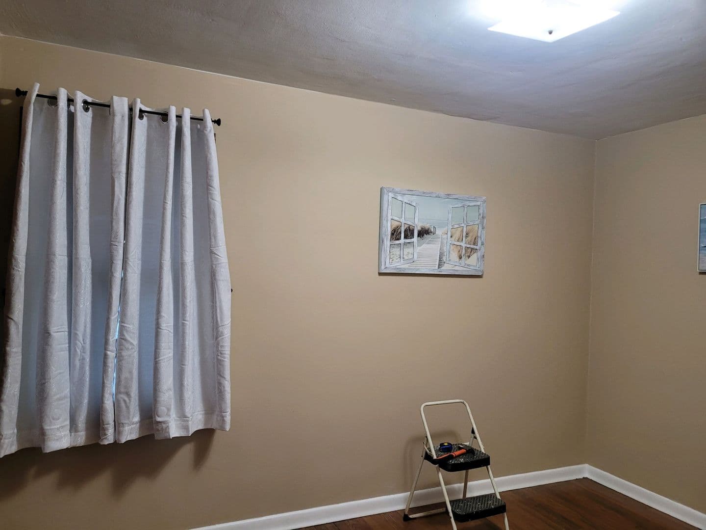 Erie Apartment: 803 E 36th St