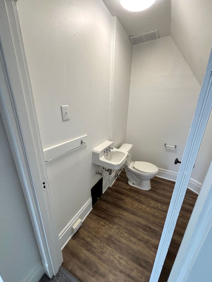 Erie Apartment: 301 West 8th Street