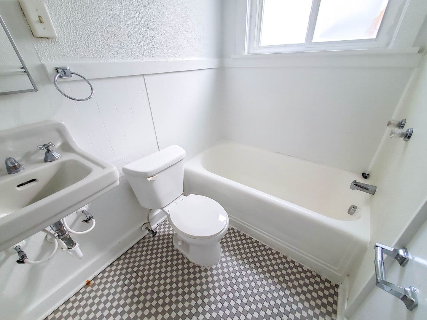 Erie Apartment: 326 West 8th Street