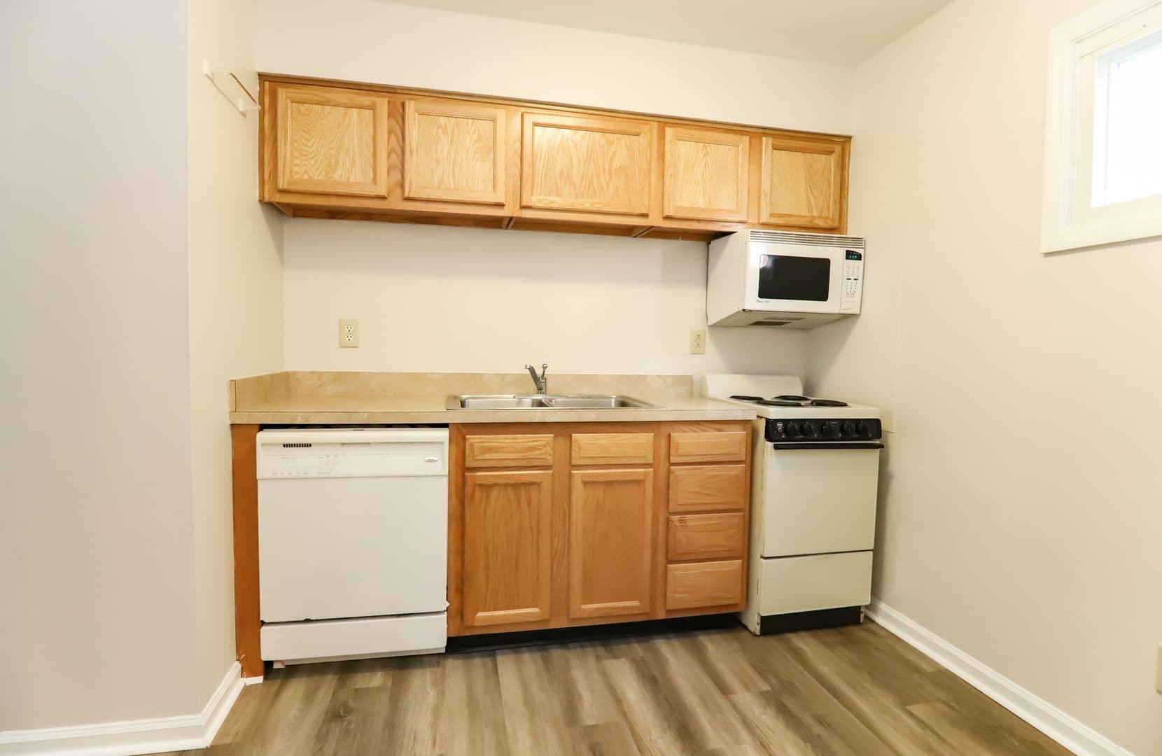 Lexington Apartment: 659 South Limestone
