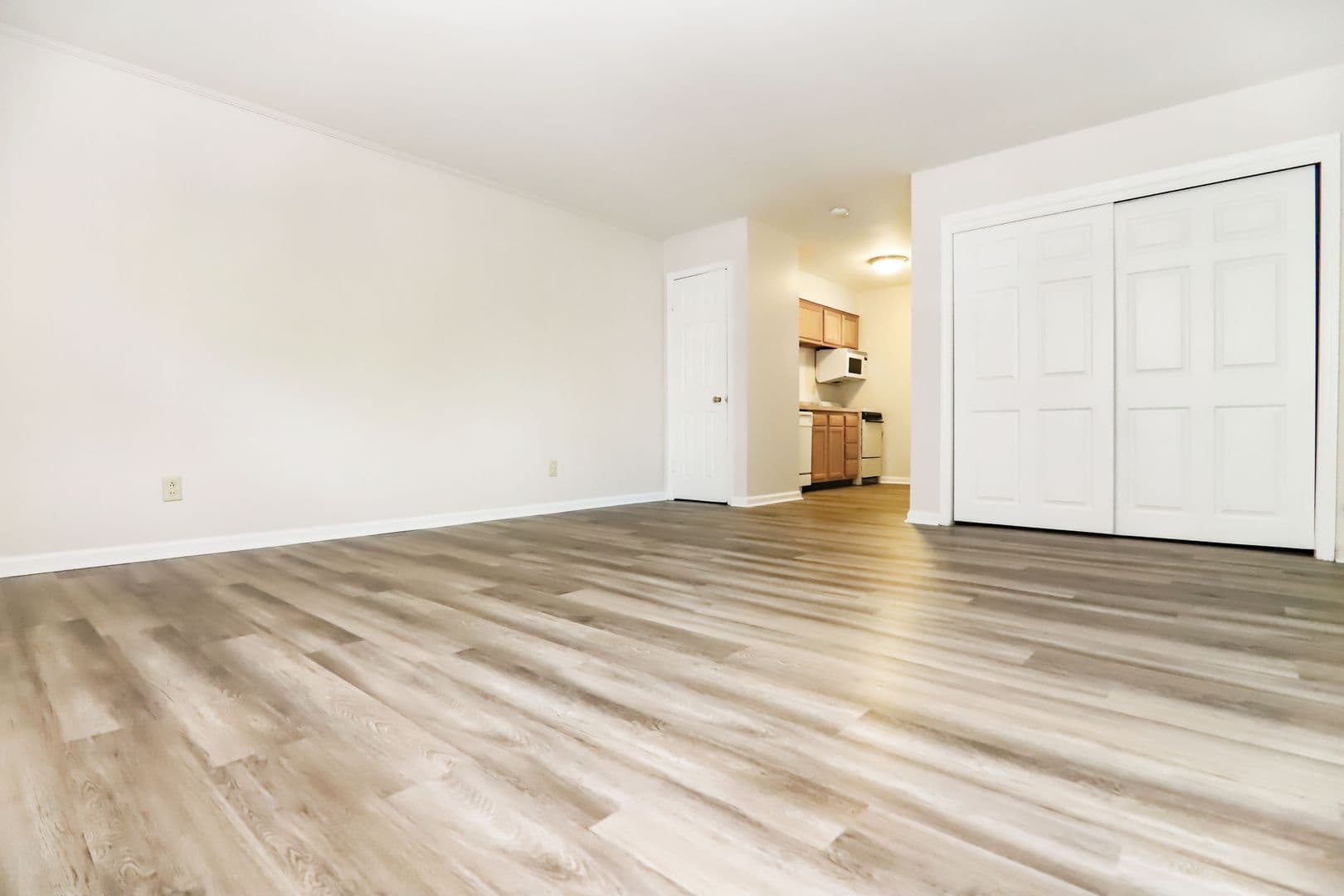 Lexington Apartment: 659 South Limestone