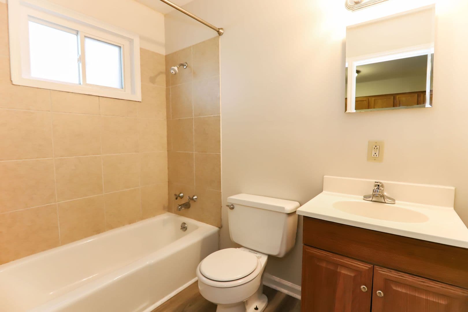 Lexington Apartment: 659 South Limestone