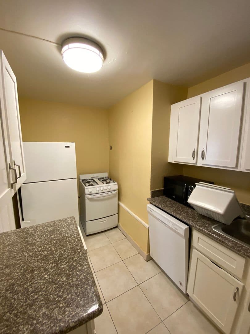 Oakland Apartment: 480 37th Street
