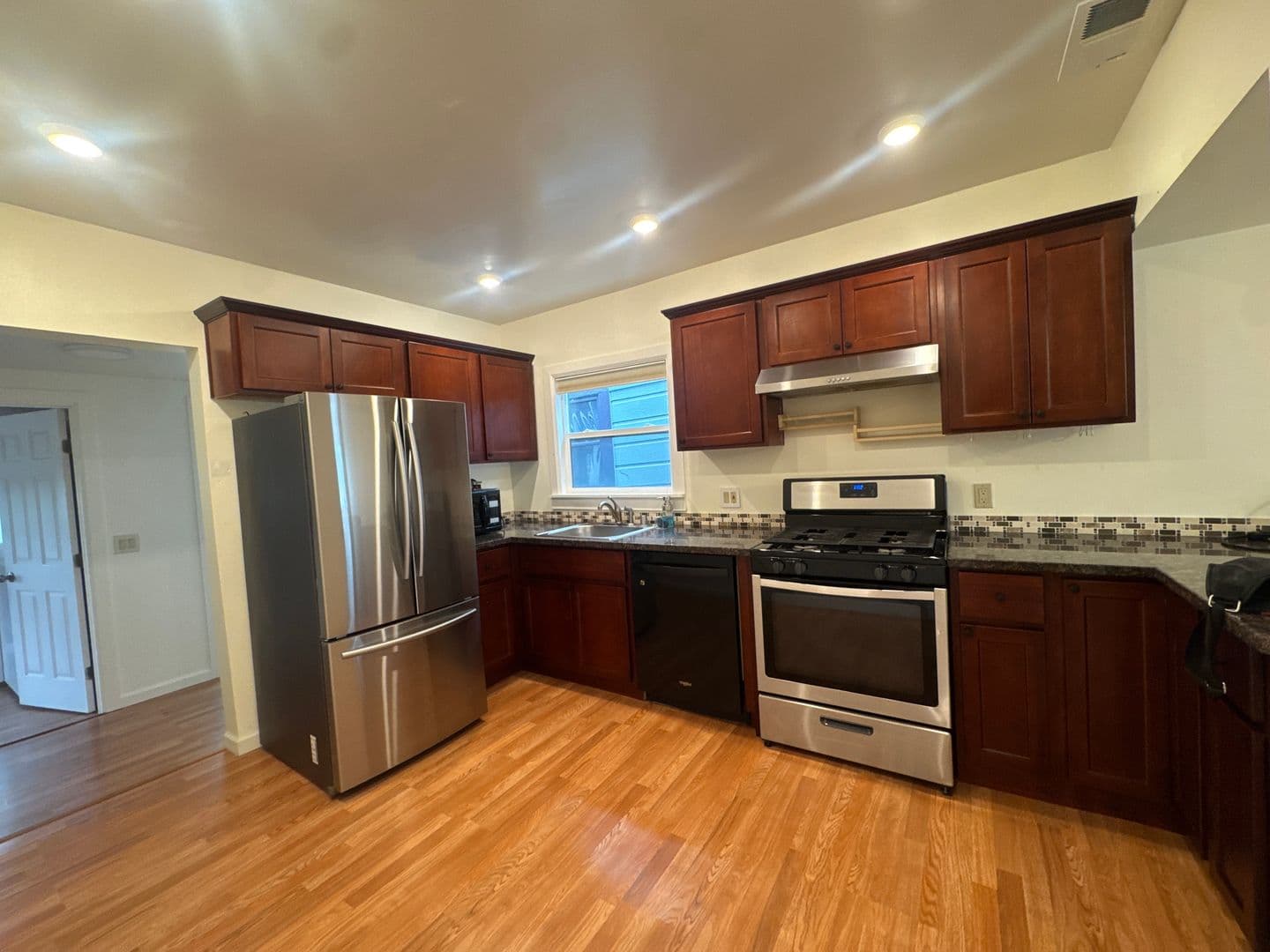 Oakland Apartment: 2007 E 22nd Street