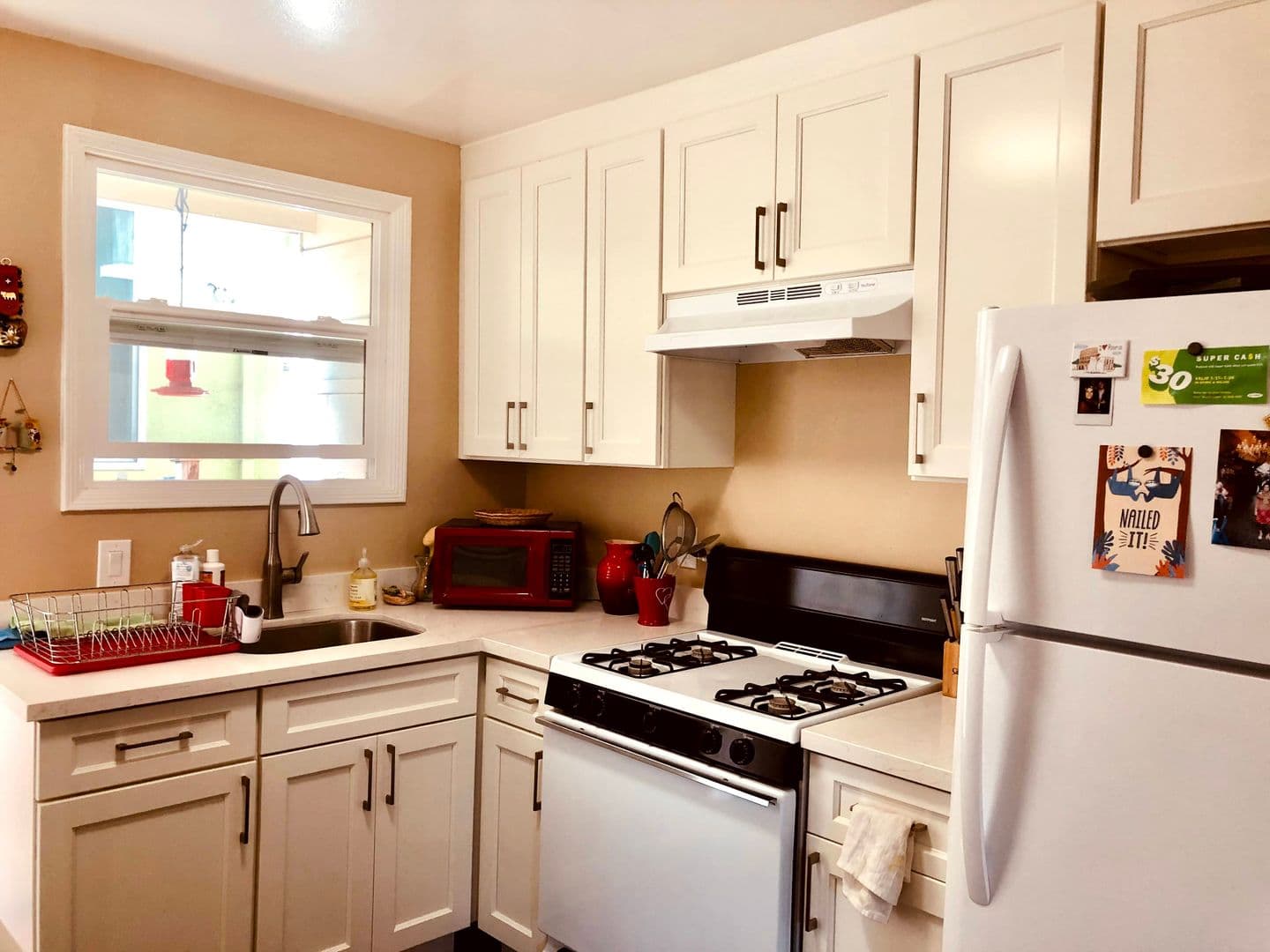 Albany Apartment: 986 Kains Ave