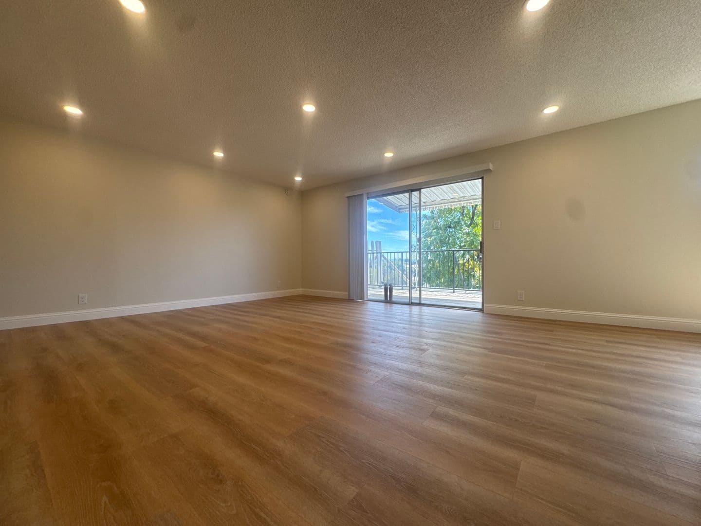 San Leandro Apartment: 1650 159th Ave