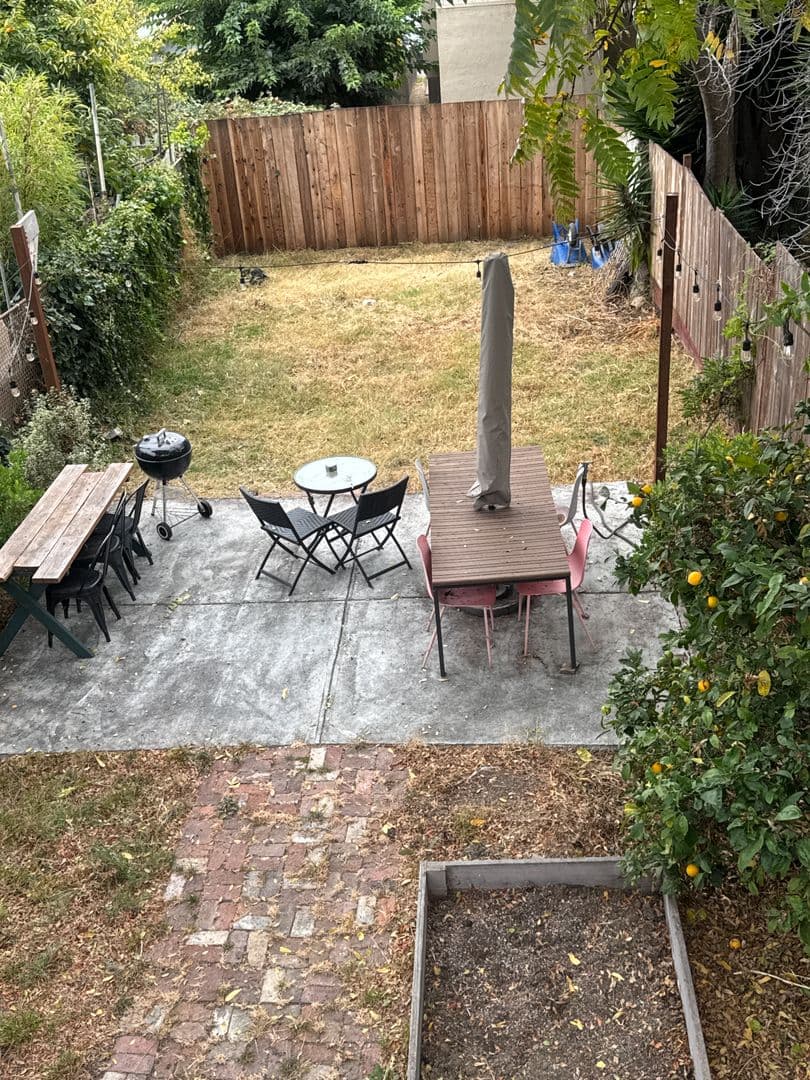 Oakland Apartment: 2007 E 22nd Street