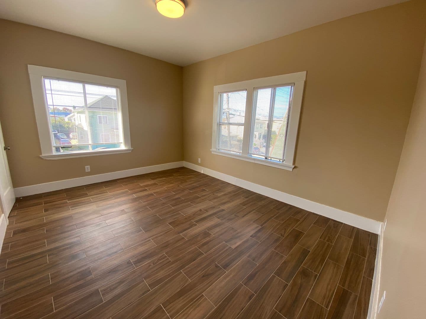 oakland Apartment: 864 34th Street
