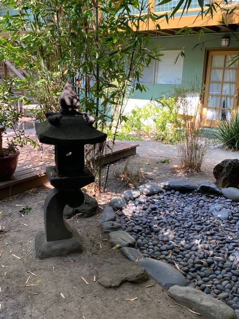 Berkeley Apartment: 1621 Blake street