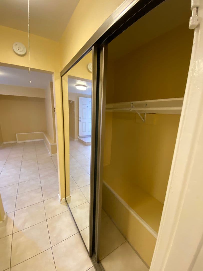 Oakland Apartment: 480 37th Street