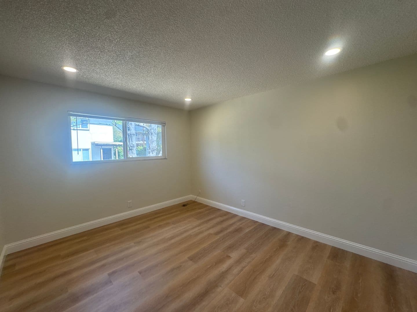 San Leandro Apartment: 1650 159th Ave