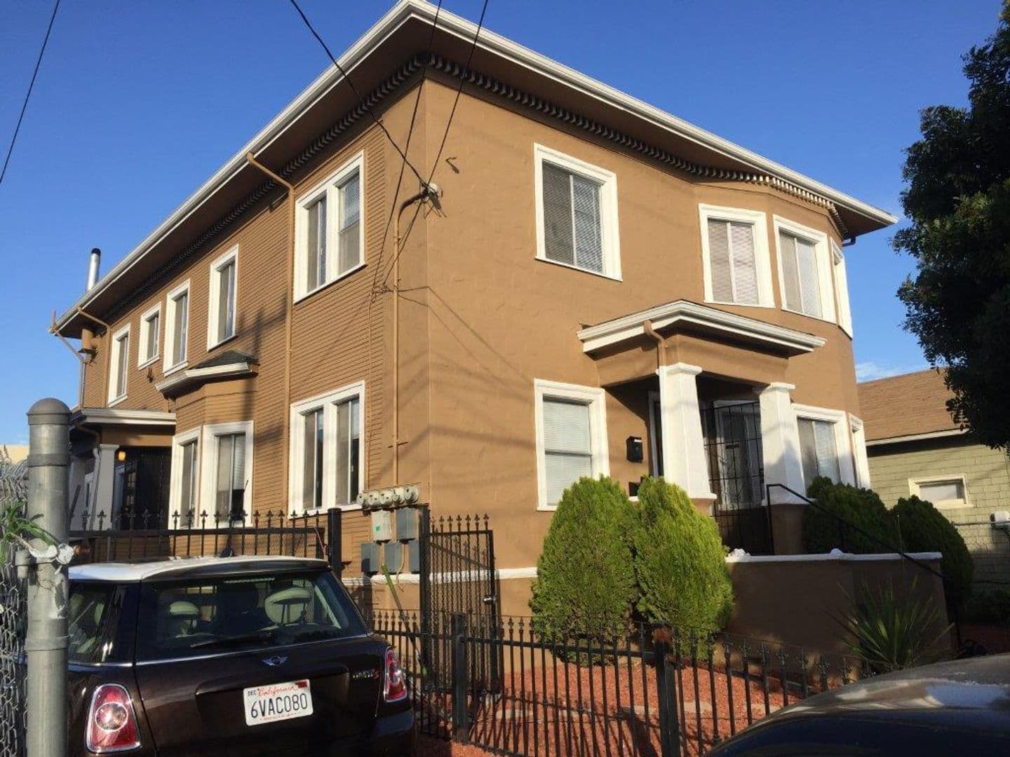 oakland Apartment: 864 34th Street