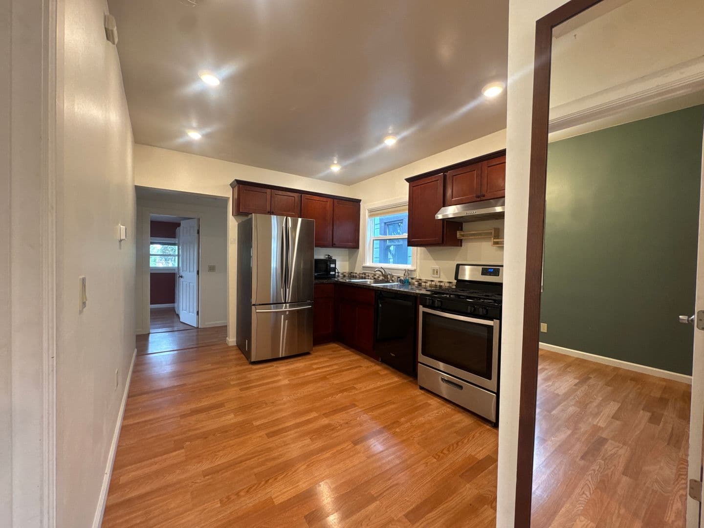 Oakland Apartment: 2007 E 22nd Street