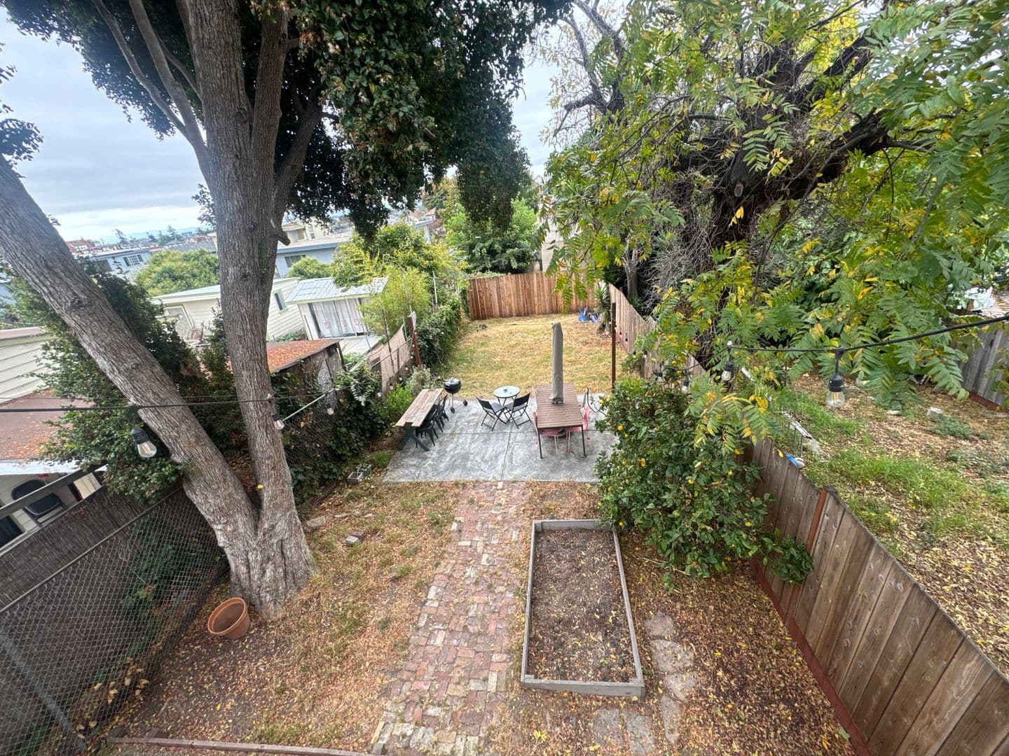 Oakland Apartment: 2007 E 22nd Street