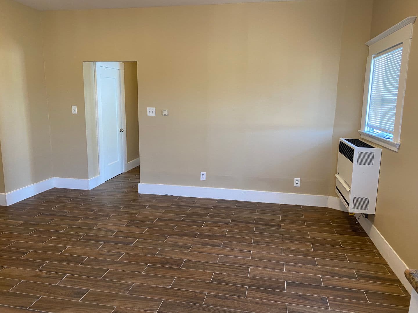 oakland Apartment: 864 34th Street