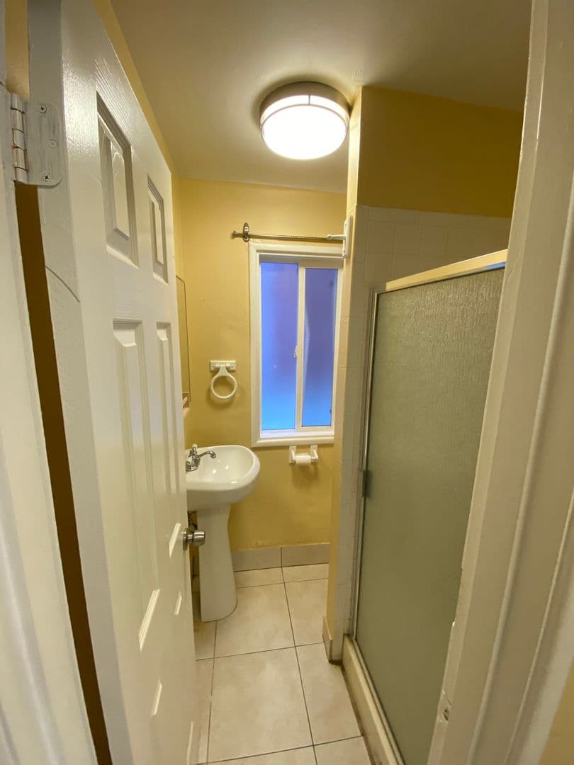Oakland Apartment: 480 37th Street