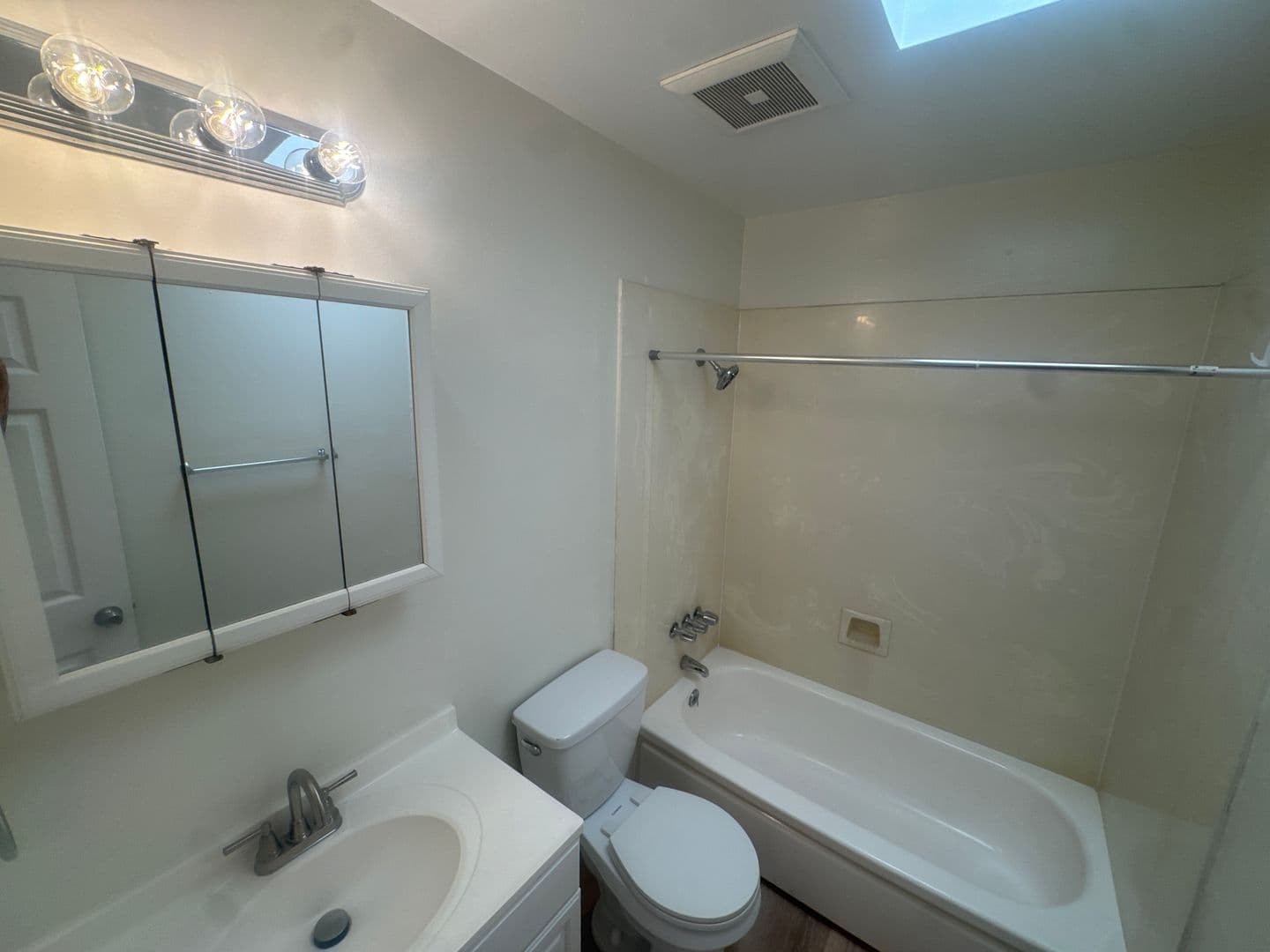 San Leandro Apartment: 1650 159th Ave