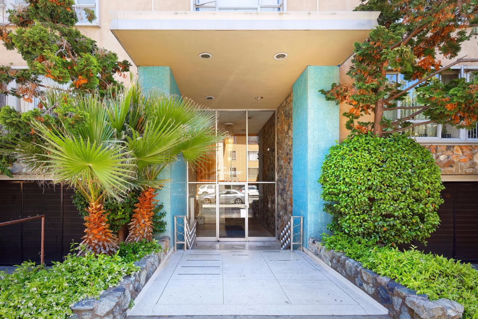 Oakland Apartment: 1520 Jackson St.