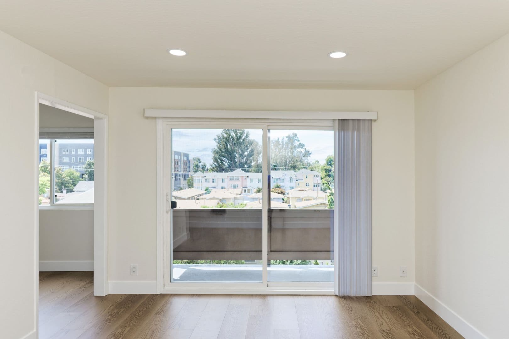 San Leandro Apartment: 206 Chumalia St.
