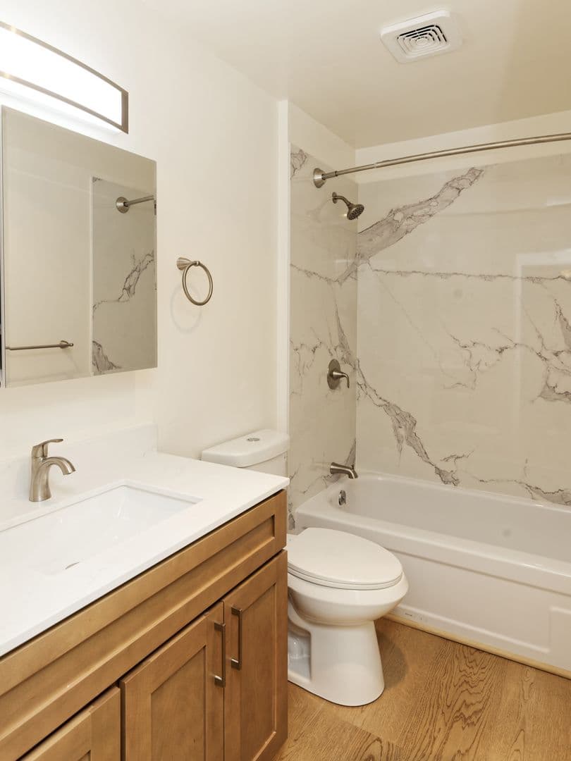 San Leandro Apartment: 150 Haas Ave
