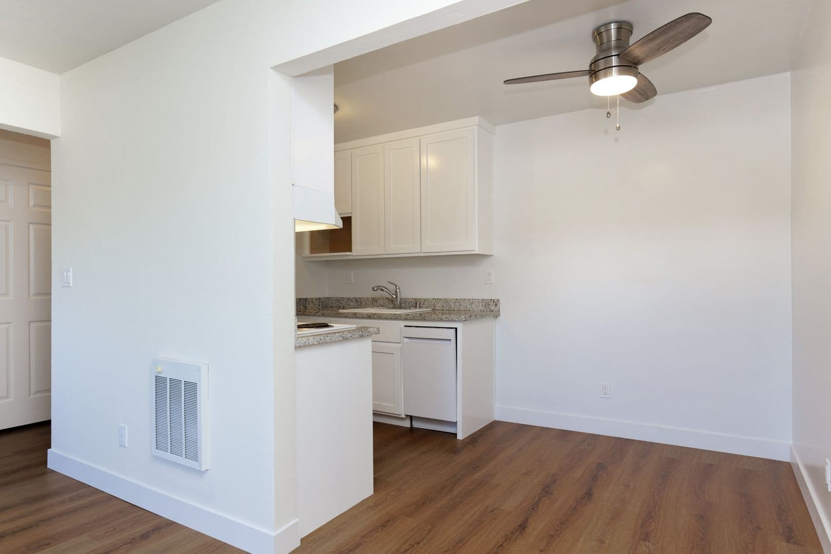 San Leandro Apartment: 150 Haas Ave