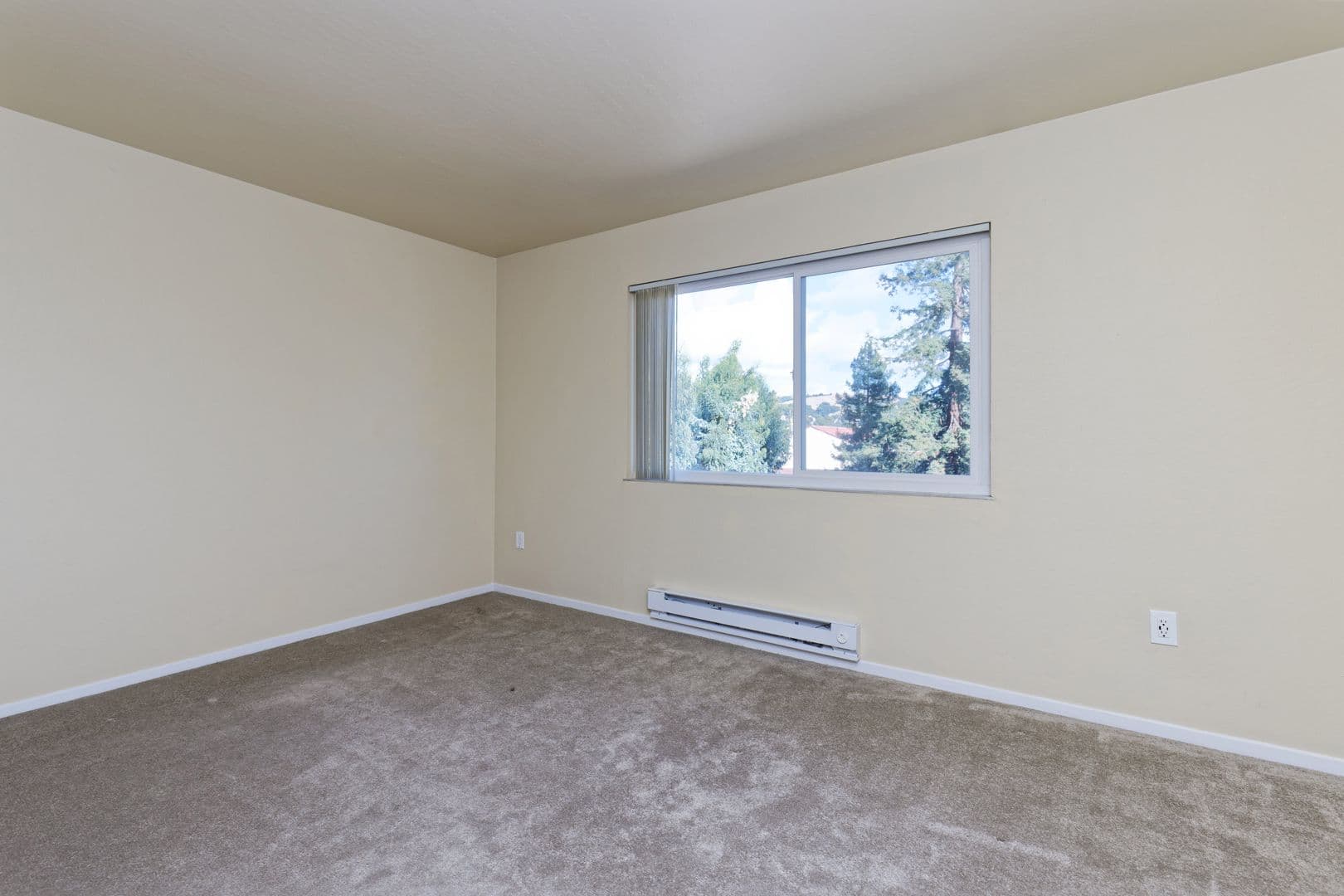 San Leandro Apartment: 540 Callan Ave
