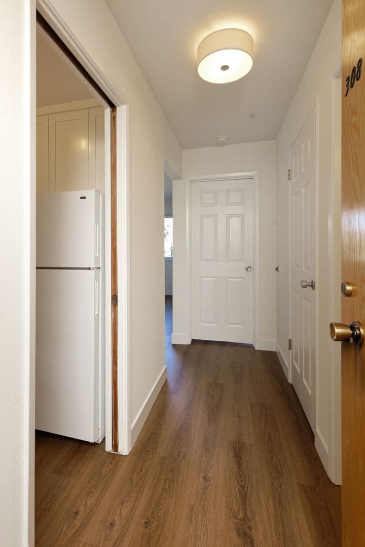 San Leandro Apartment: 150 Haas Ave