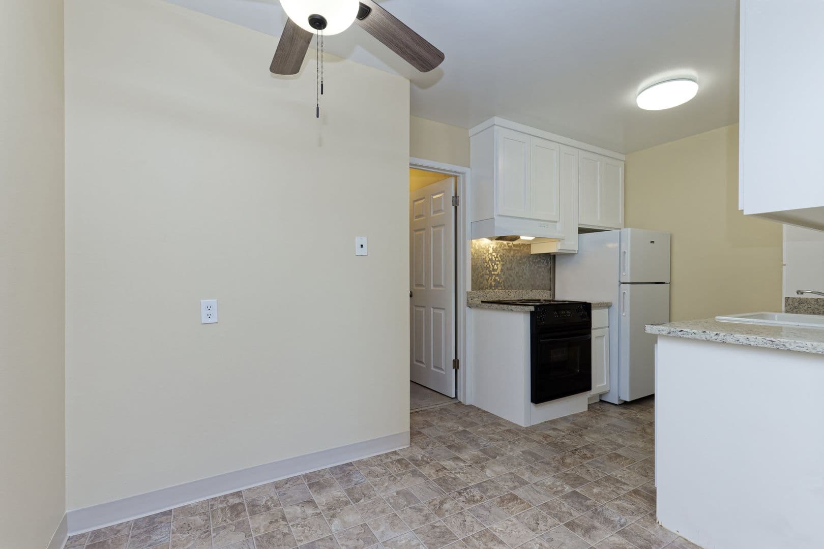 San Leandro Apartment: 540 Callan Ave