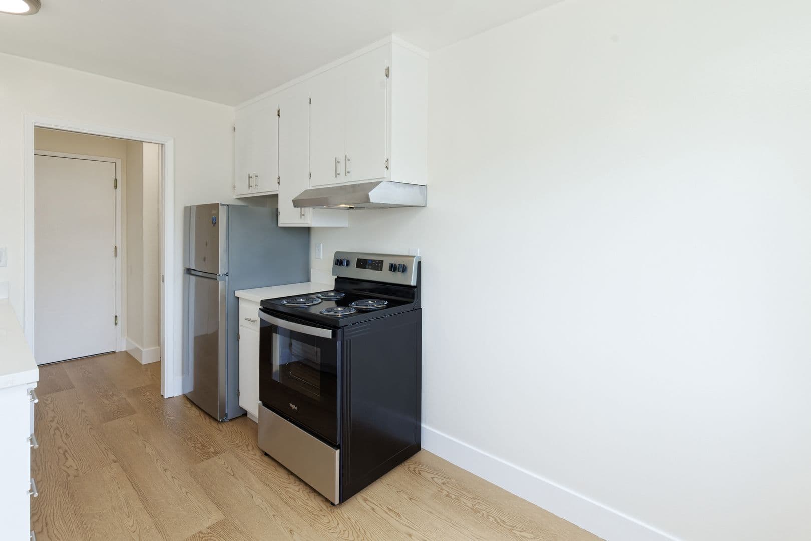 San Leandro Apartment: 206 Chumalia St.