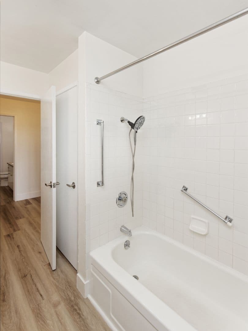 San Leandro Apartment: 540 Callan Ave