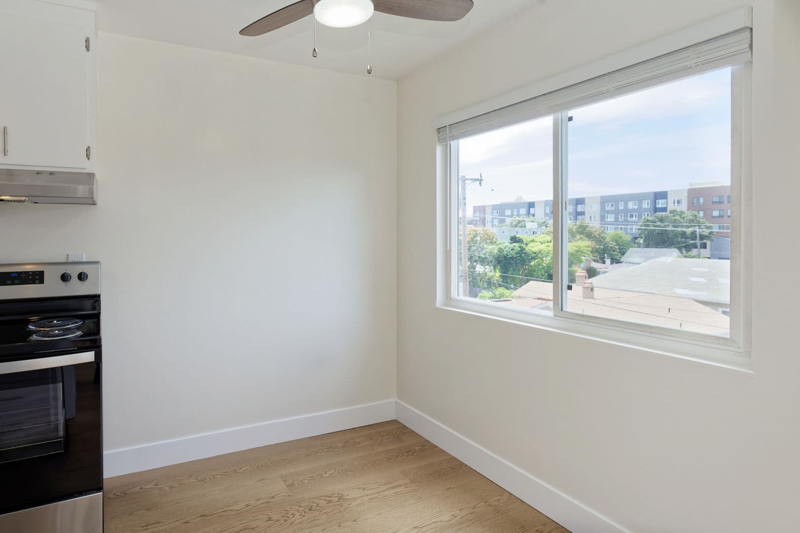 San Leandro Apartment: 206 Chumalia St.