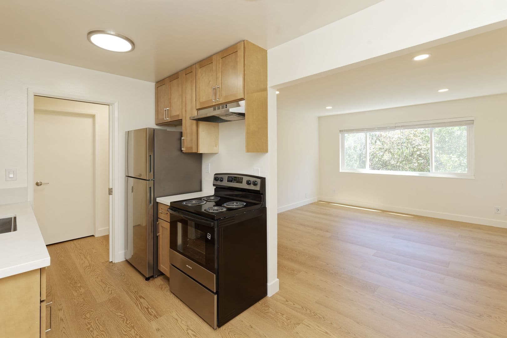 San Leandro Apartment: 150 Haas Ave